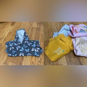 • bundle of 5 girls sweatshirts •